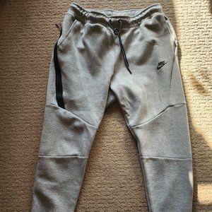 Nike Sportswear Tech Fleece Men's Joggers (Size L)